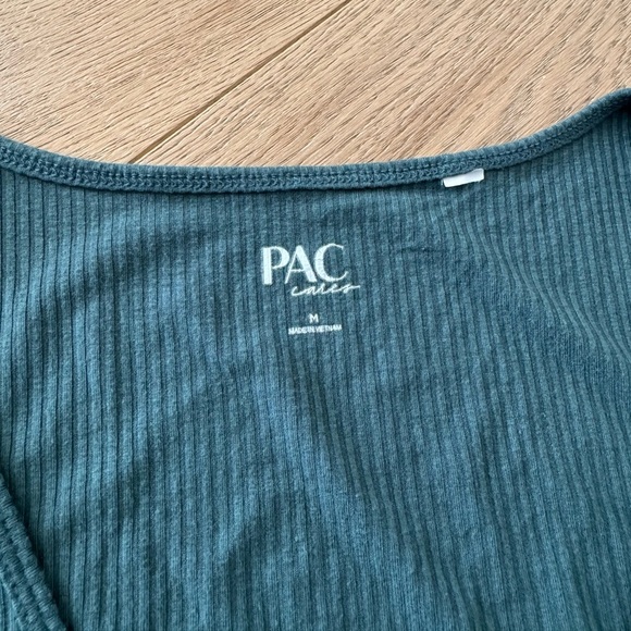 PacSun Asymmetrical cropped tank woman’s Medium - Picture 3 of 4